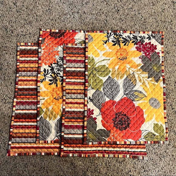 Better Homes And Gardens Other - Better Homes and Gardens 4 Piece Placemats